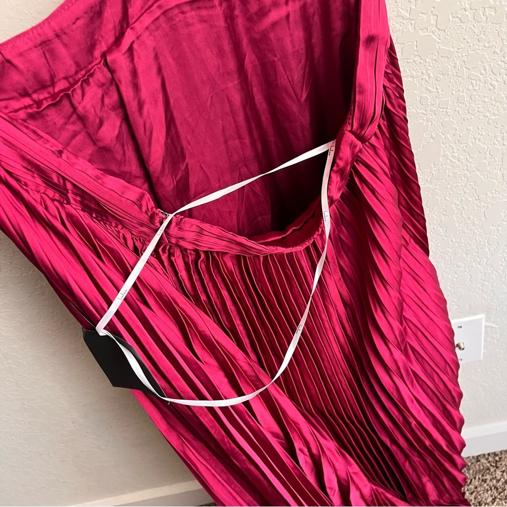 NEW Lulus Got The Glam Wine Red Maxi Dress XL Gown Satin Pleated Cutout Maxi - Picture 9 of 12